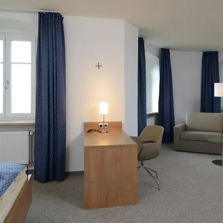 Schloss Schwanberg Hotel Roedelsee